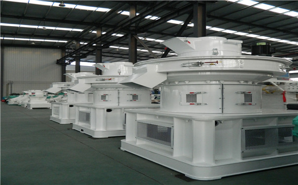 中國秸稈網綜合報道，2017年農作物秸稈補貼有幾個特點： 特點一：覆蓋麵比較廣，全國很多省都有這個政策； 特點二：扶持對象多，企業、合作社、家庭農場、種養大戶、農民個人都能申請；特點三：項目補貼資金差別大，普通農戶補貼1-2萬元，合作社幾萬到幾十萬，企業幾萬到上千萬。今天介紹的這個政策，叫農作物秸稈綜合利用項目。