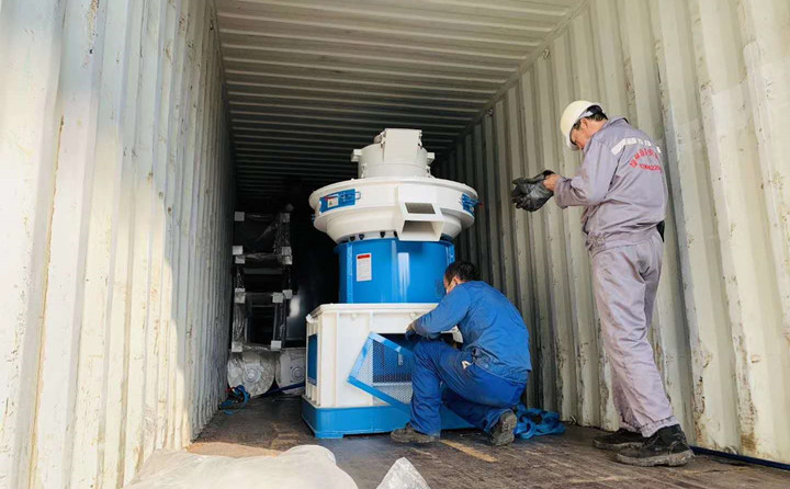 生物質燃料蜜桃AV在线网址裝車